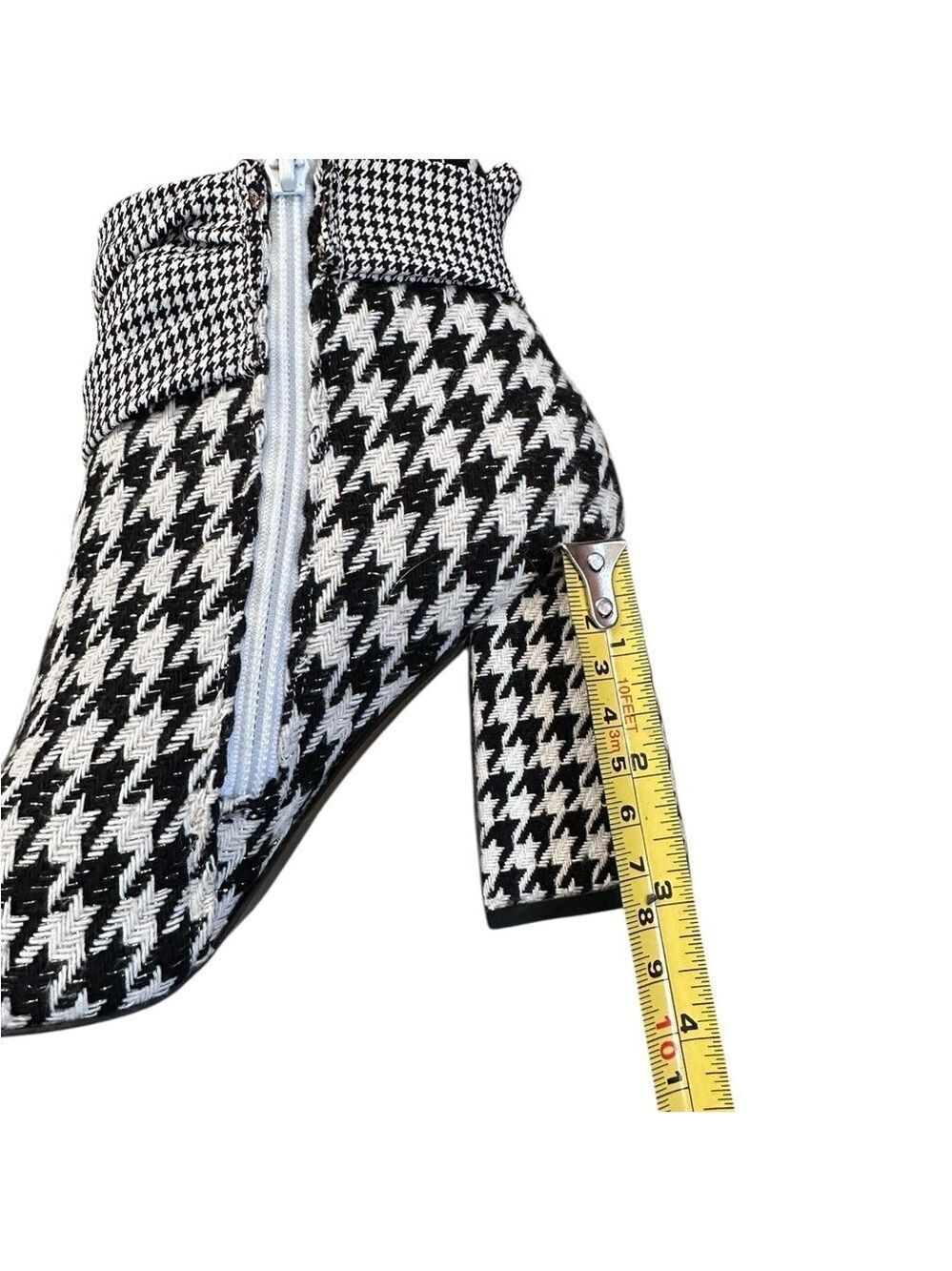 Betsey Johnson Black and White Houndstooth Pointed toe Ankle Boots NWOT Size 6.5 - Picture 8 of 10